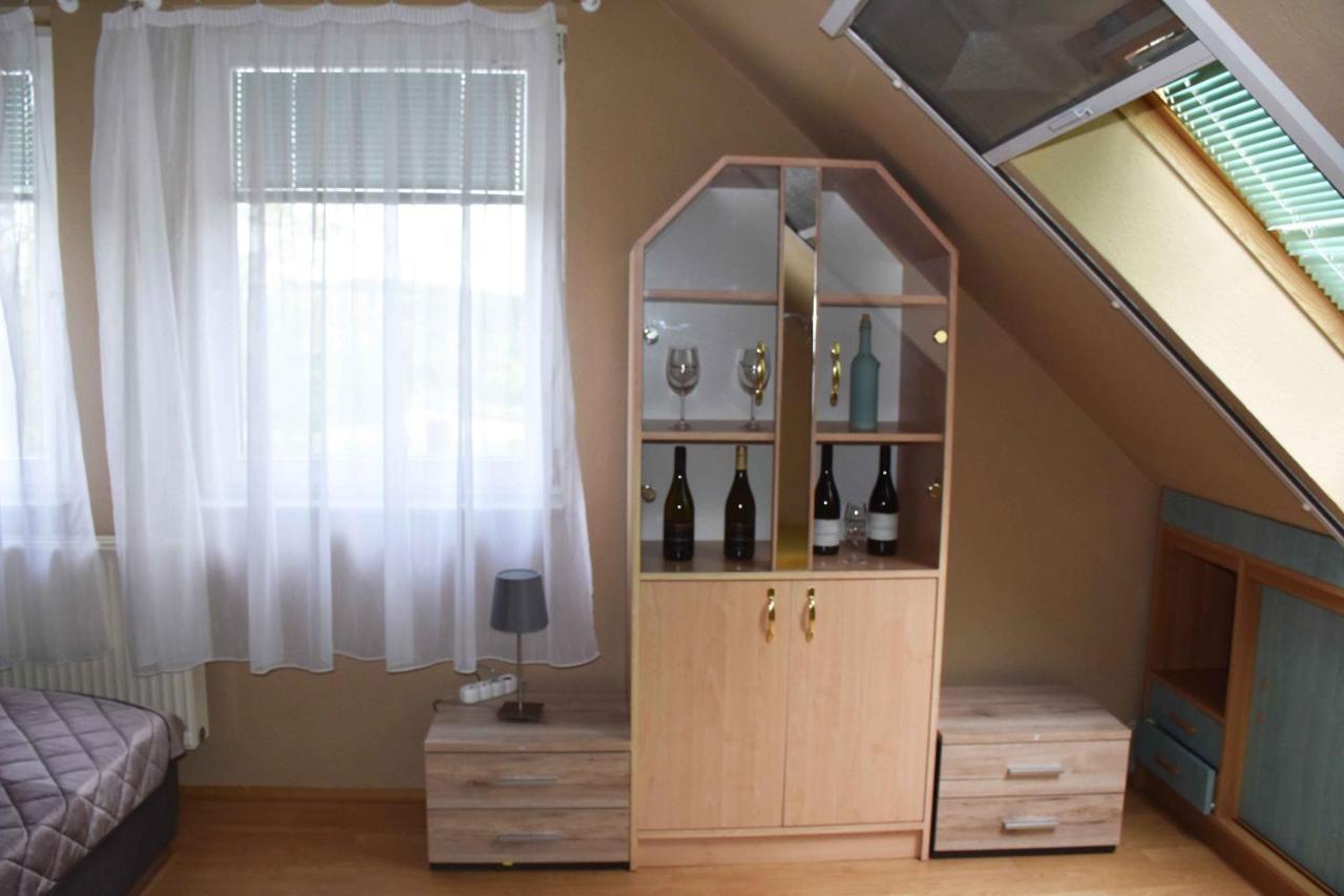 Pilikan Apartments - Park, Agroturism, Vineyard & Farm Черсектомай Екстериор снимка