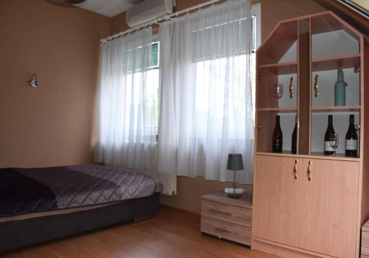 Pilikan Apartments - Park, Agroturism, Vineyard & Farm Черсектомай Екстериор снимка