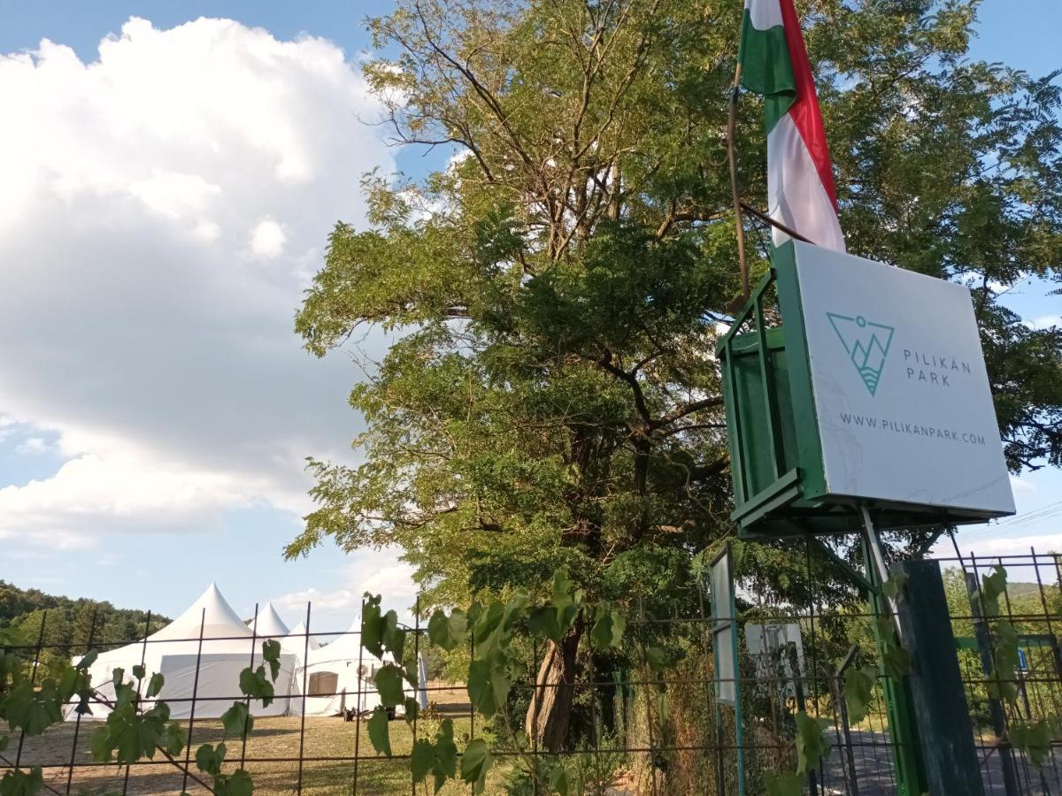Pilikan Apartments - Park, Agroturism, Vineyard & Farm Черсектомай Екстериор снимка