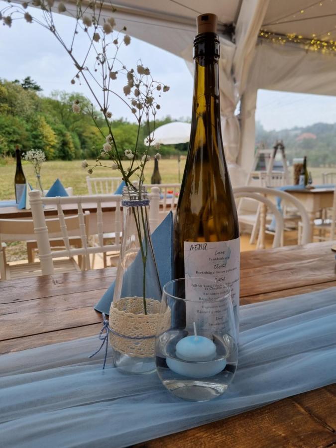 Pilikan Apartments - Park, Agroturism, Vineyard & Farm Черсектомай Екстериор снимка