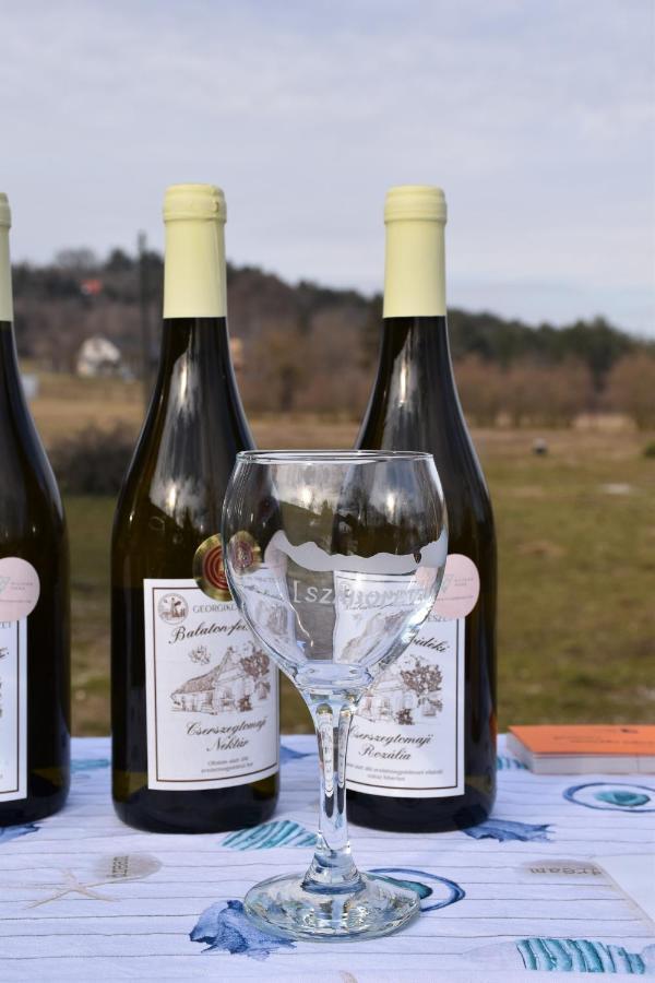 Pilikan Apartments - Park, Agroturism, Vineyard & Farm Черсектомай Екстериор снимка