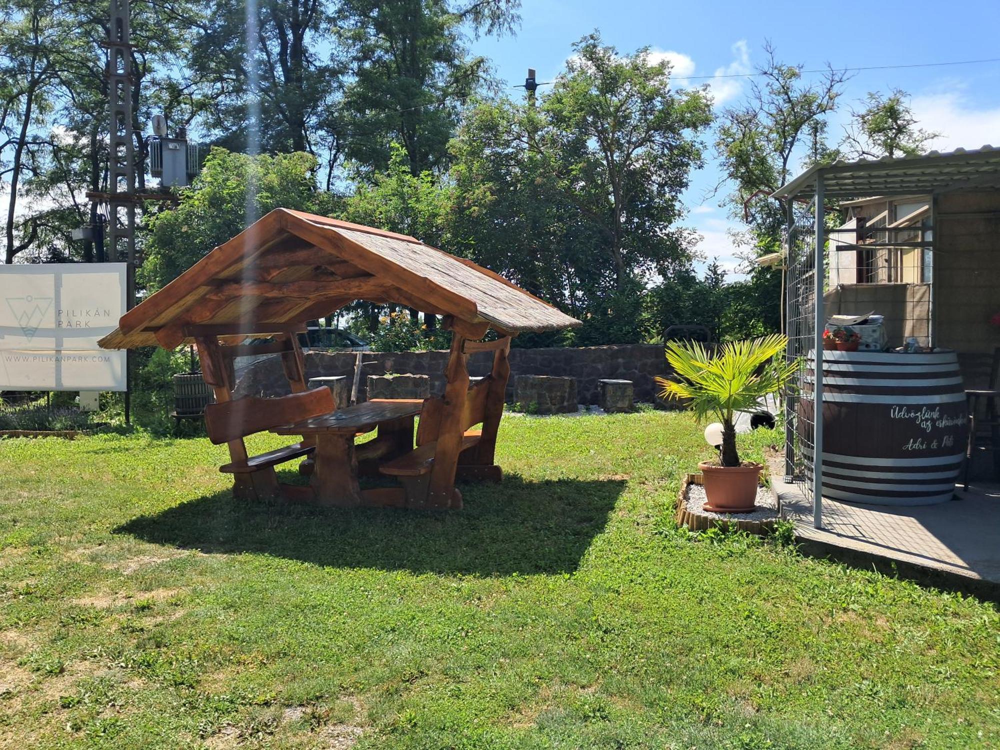 Pilikan Apartments - Park, Agroturism, Vineyard & Farm Черсектомай Екстериор снимка